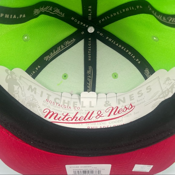 Mitchell & Ness Chicago Bulls Dynasty Fitted Hat 7 3/8 Neon Green Red Windy City - Picture 3 of 3